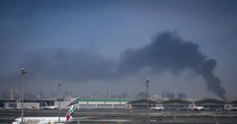 ড্রোন হামলার পর আংশিকভাবে চালু হলো দুবাই বিমানবন্দর, এমিরেটস ফ্লাইট পুনরায় শুরু