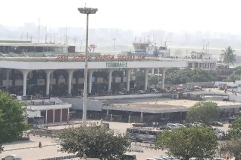 যুদ্ধের প্রভাবে ঢাকা থেকে মধ্যপ্রাচ্যে ২৬৮টি ফ্লাইট বাতিল, বিমানবন্দরে ব্যাপক ব্যাঘাত