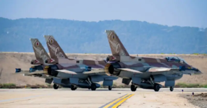 ইসরায়েলের দাবি: তেহরানে কুদস ফোর্সের ১৬টি বিমান ধ্বংস, হামলা বিস্তৃত