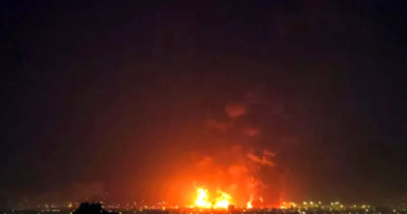 ইসরায়েলি হামলায় ইরানের তেল ভাণ্ডার ধ্বংস, তেহরানে কালো ধোঁয়ার কুণ্ডলী