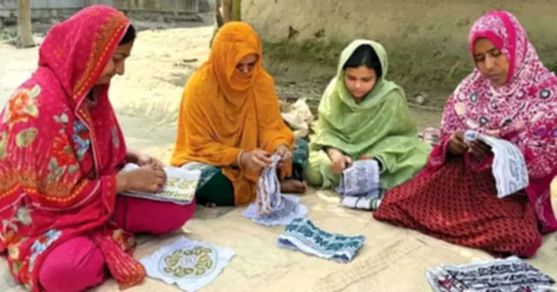 নওগাঁয় কুপ্পি শিল্পে নারীদের অর্থনৈতিক বিপ্লব, বিদেশে রপ্তানি থেকে আয় শত কোটি টাকা