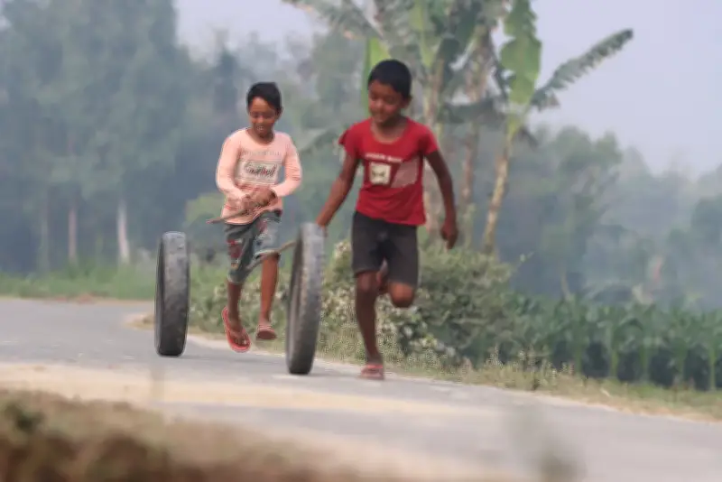 আন্তর্জাতিক নারী দিবসে বাংলাদেশের বিভিন্ন অঞ্চলের কর্মব্যস্ততা ও জীবনচিত্র