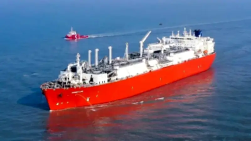 খালেদা জিয়ার সম্মাননা, জ্বালানিবাহী জাহাজ ও উত্তপ্ত রাজনৈতিক-অর্থনৈতিক পরিস্থিতি