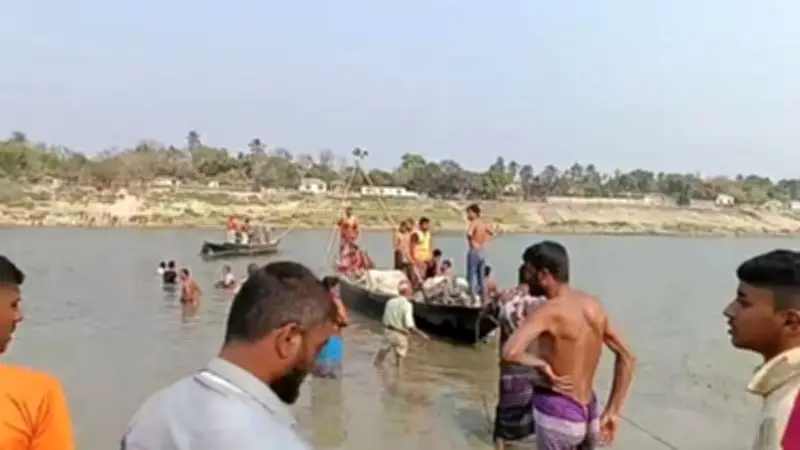 বাংলাদেশের রাজনৈতিক ও আন্তর্জাতিক সংকট: গ্রেপ্তারি পরোয়ানা থেকে ইউক্রেনে হামলা