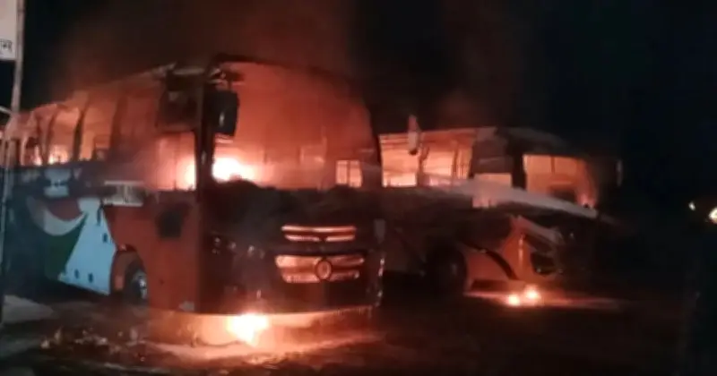 ঝিনাইদহে তেল পাম্পে পিটুনিতে যুবক নিহত, বিক্ষোভে বাসে অগ্নিসংযোগ