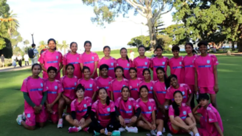 পার্থে কিংস পার্কে স্ট্রেচিং করে বাংলাদেশ নারী ফুটবল দল, উজবেকিস্তানের বিরুদ্ধে জয়ই লক্ষ্য