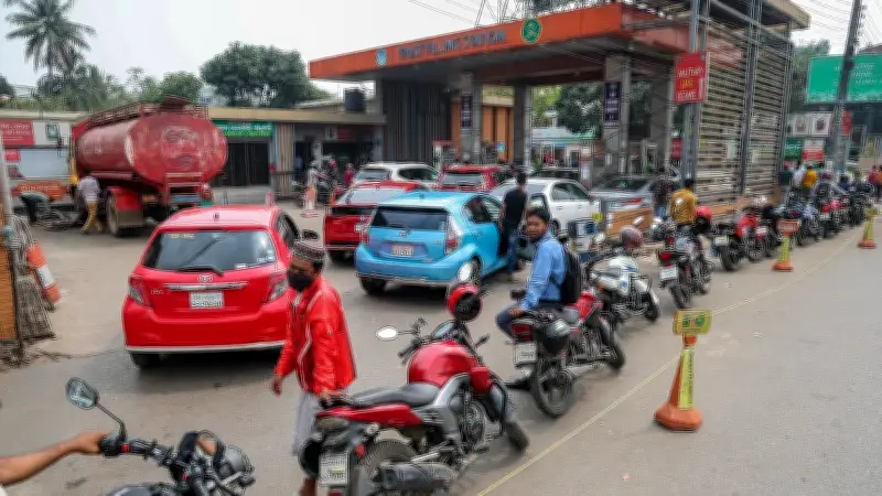 জ্বালানি সংকট মোকাবিলায় ভ্রাম্যমাণ আদালত: ঢাকার ফিলিং স্টেশনে অভিযান জোরদার