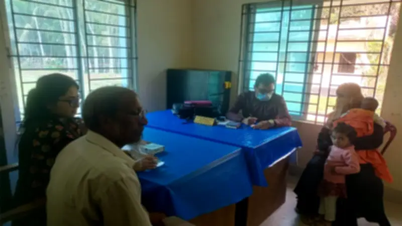 কাউখালী স্বাস্থ্য কমপ্লেক্সে কক্ষ সংকট, ঈদ বাজার জমজমাট, তেলের দাম স্থিতিশীল