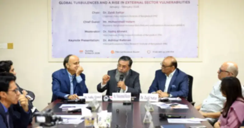 বৈশ্বিক অস্থিরতায় বাংলাদেশের অর্থনীতি: সংস্কার ও রপ্তানি বৃদ্ধির ওপর জোর