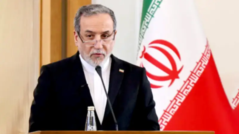 বাংলাদেশে অনলাইন শিক্ষার ভবিষ্যৎ: নতুন নীতিমালা ও চ্যালেঞ্জ