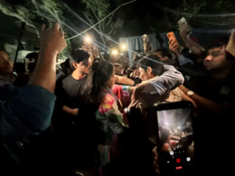 ৭ মার্চের ভাষণ বাজানো নিয়ে উত্তেজনা: ডাকসু নেতার সহযোগীরা শিক্ষার্থীকে মারধর, তিনজন কারাগারে