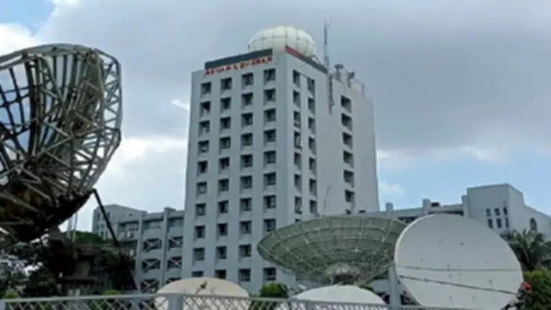 বজ্রসহ বৃষ্টির আভাস, চট্টগ্রাম বন্দরে ১৫ জাহাজ, ইউপি চেয়ারম্যানের শপথ ও অন্যান্য গুরুত্বপূর্ণ খবর