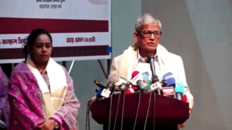 বাংলাদেশের অর্থনীতিতে রেমিট্যান্স প্রবাহের নতুন রেকর্ড: প্রবাসীদের অবদান বৃদ্ধি পেয়েছে