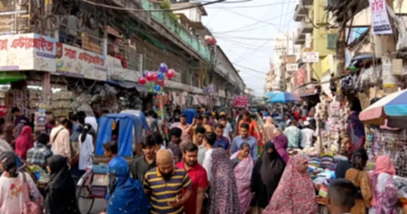 ঈদ বাজারে জমজমাট কেনাকাটা: চট্টগ্রাম থেকে দিনাজপুর পর্যন্ত উৎসবের আমেজ