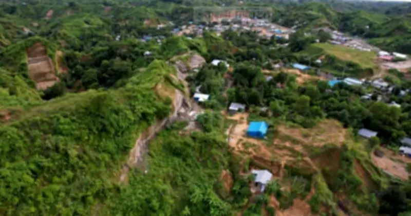 সীতাকুণ্ডের জঙ্গল সালিমপুরে যৌথ বাহিনীর ব্যাপক অভিযান, সন্ত্রাসী আস্তানা গুঁড়িয়ে দিচ্ছে
