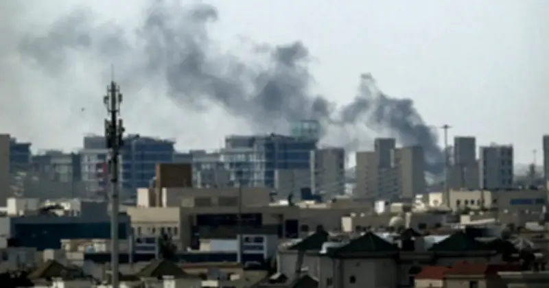 ইরানের ড্রোন হামলায় বাহরাইনে আহত ৩২, উপসাগরীয় দেশগুলোতে নতুন আক্রমণের খবর