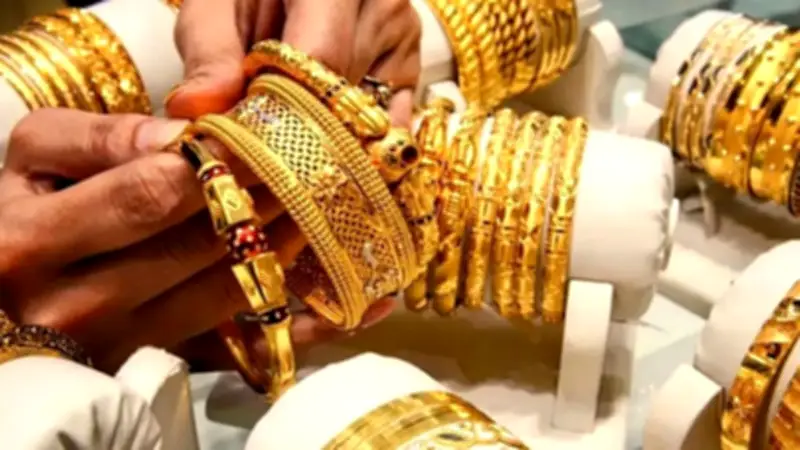 দেশে স্বর্ণের দামে বড় পতন, উখিয়ায় মাইন বিস্ফোরণে যুবক আহত, লেবাননে ইসরায়েল সাদা ফসফরাস নিক্ষেপ করেছে