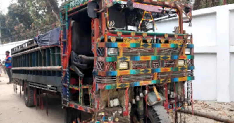 রাজশাহীর বাঘায় ভটভটি-অটোরিকশা সংঘর্ষে তিনজনের মৃত্যু, আহত দুই