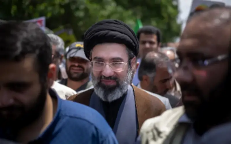 মোজতবা খামেনি ইরানের সর্বোচ্চ নেতা হিসেবে ঘোষিত, অ্যাসেম্বলি অব এক্সপার্টসের নির্বাচন