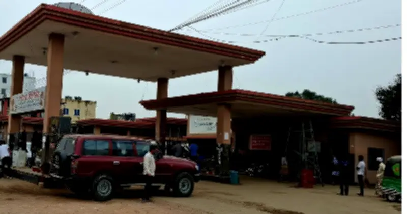 ময়মনসিংহে জ্বালানি তেল সংকট: ফিলিং স্টেশন বন্ধ, যানবাহন চালকরা বিপাকে