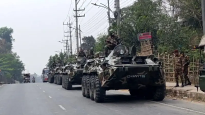 ভারতের বন্দরে ইরানি জাহাজ, বাংলাদেশে সন্ত্রাসী ও পুলিশের চ্যালেঞ্জ