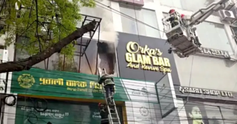 মিরপুরের ২ ই বাহুতল ভবনে আগুন, নিয়ন্ত্রণে ৯ ইউনিট