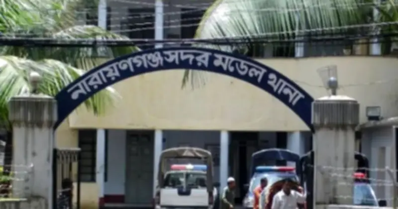 নারায়ণগঞ্জে ছিনতাই: দায়িত্বরত পুলিশের এএসআই-এর সরকারি পিস্তল লুট