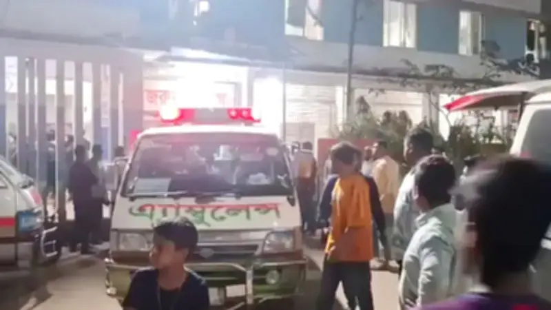 চট্টগ্রামে বাস দুর্ঘটনায় নিহত ৩, ইরান-ইসরায়েল উত্তেজনায় মার্কিন রণতরির ছবি প্রকাশ