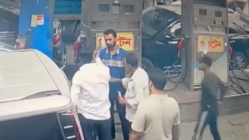 রাজধানীর ফিলিং স্টেশনে সাংবাদিকের পিস্তল তোলার ঘটনা, জ্বালানি সংকটের প্রেক্ষাপট