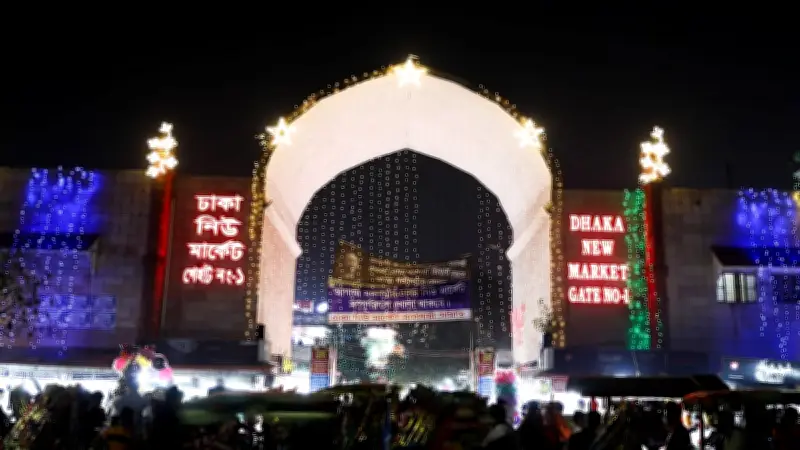 বিদ্যুৎ সাশ্রয় নির্দেশনা অমান্য: ঢাকার শপিং মলগুলোয় চলছে আলোকসজ্জা