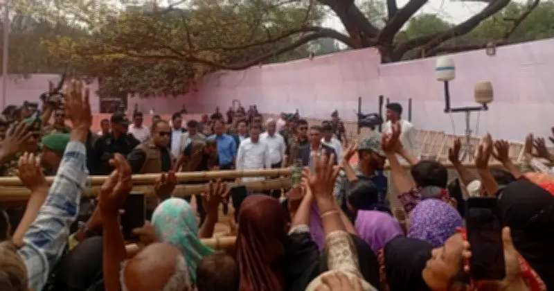 প্রধানমন্ত্রী তারেক রহমানের কাছে নারীদের আবেগঘন মুহূর্ত, ফ্যামিলি কার্ডের উদ্বোধন