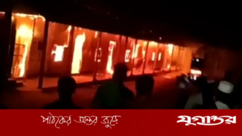তারাবির নামাজের সময় কুমিল্লার মাদ্রাসায় ভয়াবহ অগ্নিকাণ্ড, ১০ লাখ টাকার ক্ষতি