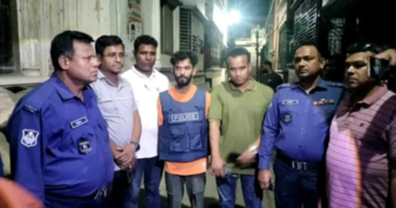 নারায়ণগঞ্জে পুলিশ এএসআই-এর পিস্তল ছিনতাই: তিনজন আটক, অস্ত্র উদ্ধার