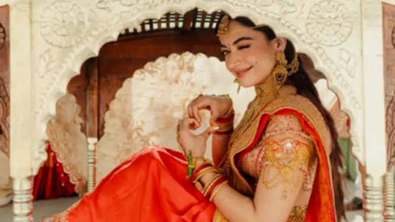 রাশমিকা মান্দানা ও বিজয় দেবরাকোন্ডার বিয়ে: ভালোবাসার মুক্তির বার্তা ও ভক্তদের সঙ্গে আনন্দ ভাগাভাগি