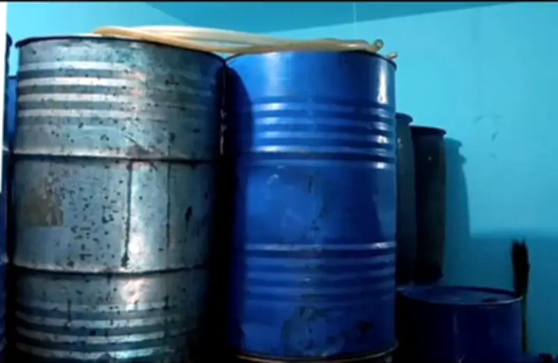 মানিকগঞ্জে শ্বশুরের ডিজেল জামাইয়ের বাড়িতে অবৈধ মজুত, ৫ হাজার টাকা জরিমানা