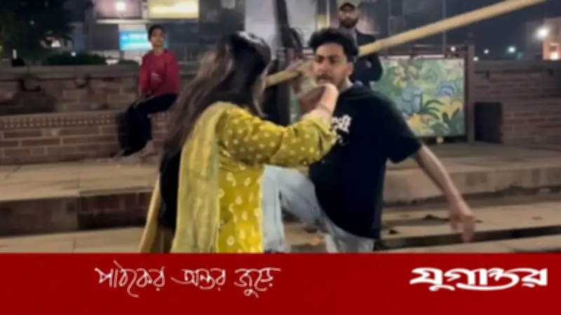 ঢাবির টিএসসিতে দুই তরুণী লাঞ্ছিত: তিন শিক্ষার্থীকে ছয় মাসের জন্য বহিষ্কার