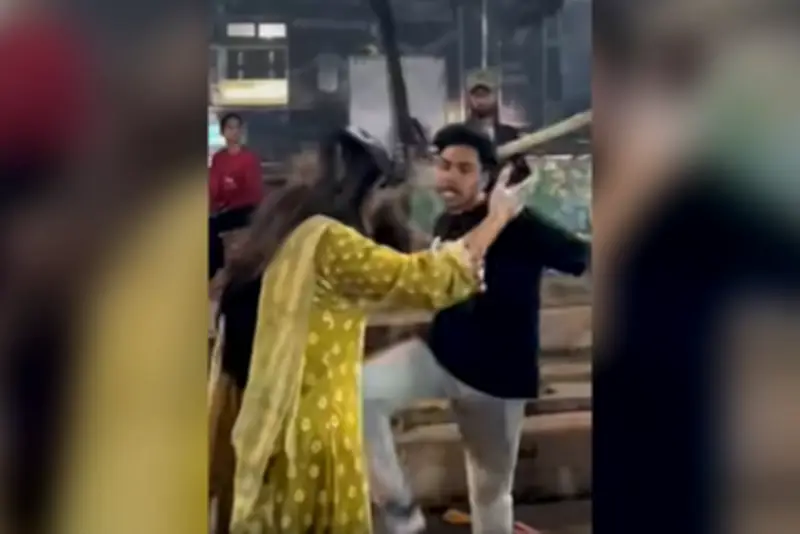 টিএসসিতে নারী হেনস্তার ঘটনায় ঢাবির তিন শিক্ষার্থীকে ছয় মাস বহিষ্কার