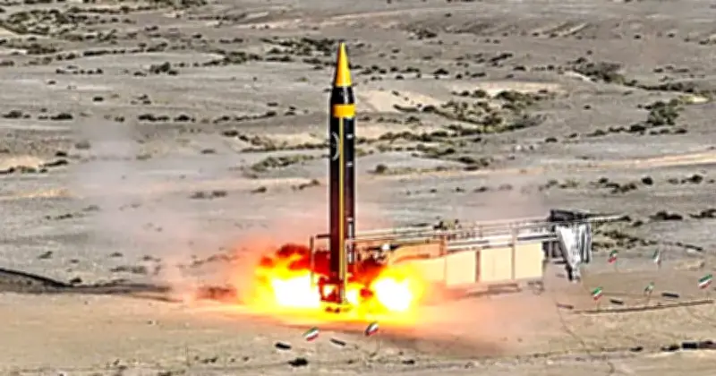 ইরানের রণকৌশলে বড় পরিবর্তন: ভারী মিসাইলের ওপর জোর, যুদ্ধের গতিপথ বদলাচ্ছে