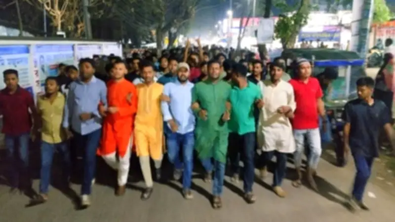 লঞ্চে ছাত্রী ধর্ষণ, সংঘর্ষে আহত ৭, জাটকা জব্দ, ওয়ানডে ম্যাচ শুরু