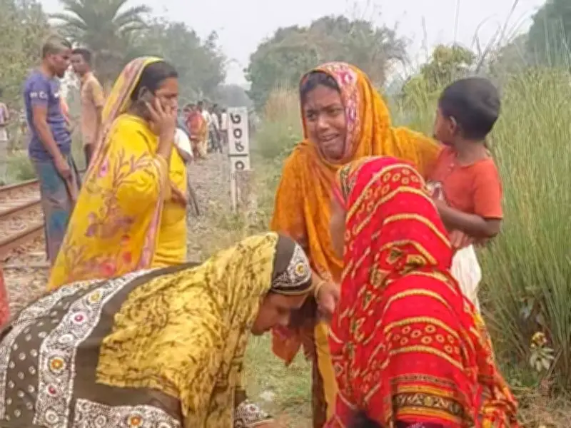 জয়পুরহাটের আক্কেলপুরে হেডফোনে বিভোর তরুণের ট্রেনে মৃত্যু, স্বজনদের মর্মন্তুদ কান্না