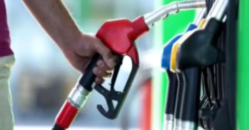 বিভাগীয় শহরে অকটেন-পেট্রোল সরবরাহ কমানোর হার কমলো ১৫ শতাংশে