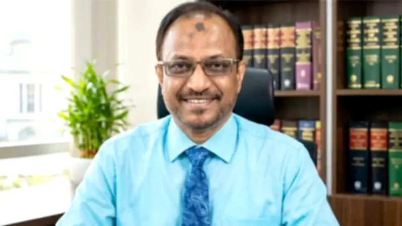 বাংলাদেশ মেডিকেল বিশ্ববিদ্যালয়ের নতুন ভিসি এফ এম সিদ্দিকী, সংসদ অধিবেশন ঘিরে নিষেধাজ্ঞা