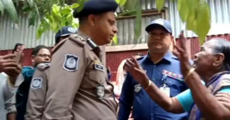 মাদারীপুরে আধিপত্যের সংঘাতে ডিশ ব্যবসায়ী হত্যা, প্রতিপক্ষের ৩০ বসতঘরে অগ্নিসংযোগ