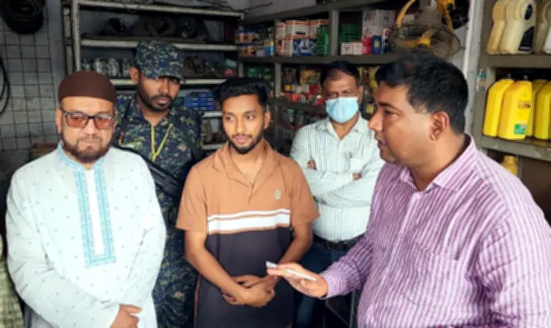 মানিকগঞ্জের সিঙ্গাইরে অতিরিক্ত দামে ডিজেল বিক্রির দায়ে ব্যবসায়ীদের জরিমানা