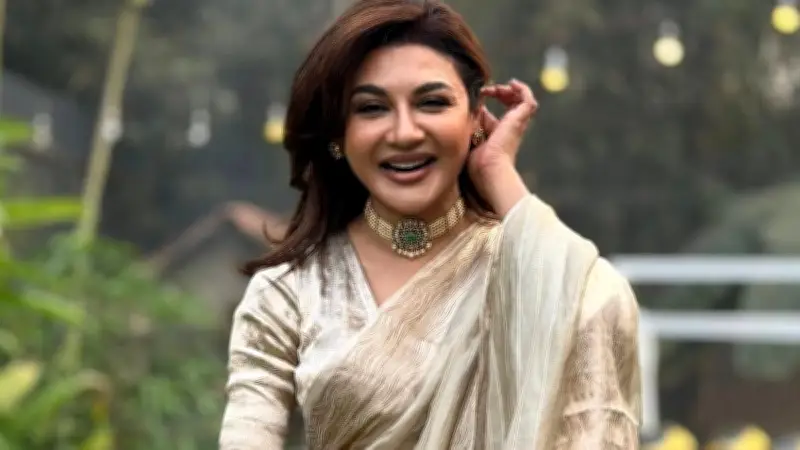 ফেসবুকে তারকাদের অন্তরঙ্গ মুহূর্ত: জয়া আহসানের বাগান থেকে শামীমের আবেগ