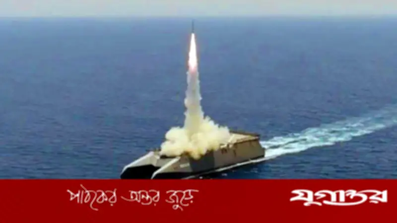 ইরানের হুঁশিয়ারি: হরমুজ প্রণালি দিয়ে এক লিটার তেলও পার হতে দেবে না