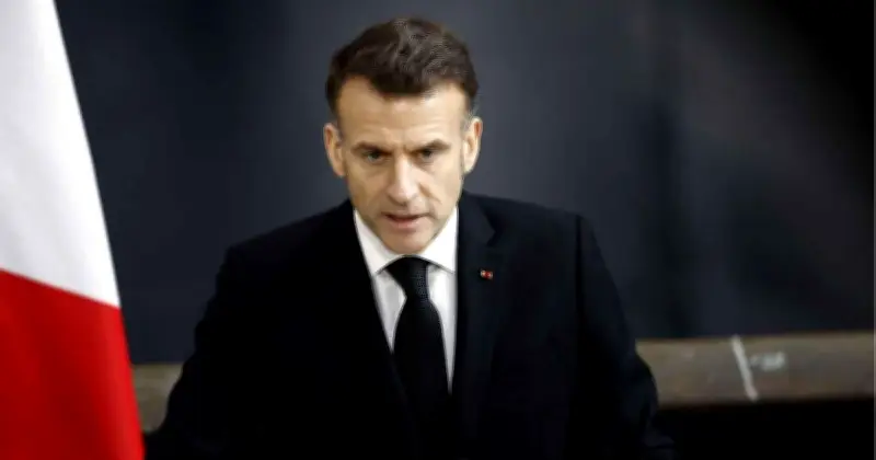 লেবাননে বাস্তুচ্যুত মানুষের জন্য ফ্রান্সের জরুরি সহায়তা, ম্যাক্রোঁর সংযত থাকার আহ্বান