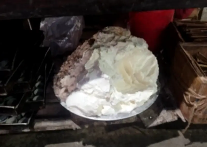 রাজবাড়ীর বেকারিতে পচা ডিম ও অগ্রিম তারিখের অভিযোগ, মালিককে ১ লাখ টাকা জরিমানা