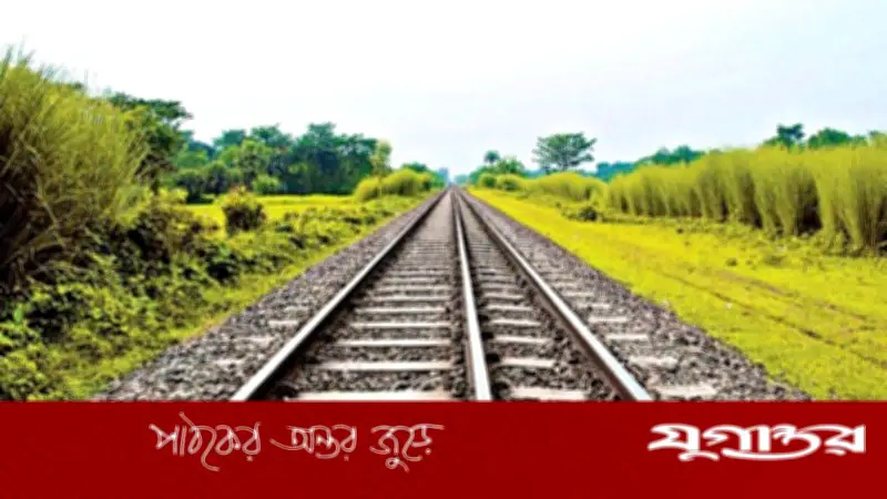 হেডফোনে বিভোর যুবকের রেললাইনে হাঁটার মর্মান্তিক পরিণতি, জয়পুরহাটে নিহত ২১