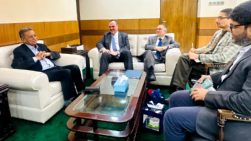 বাংলাদেশে অনলাইন শিক্ষার ভবিষ্যৎ: নতুন নীতিমালা ও চ্যালেঞ্জ